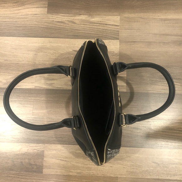 NWOT super classy purse from bebe - Picture 3 of 10